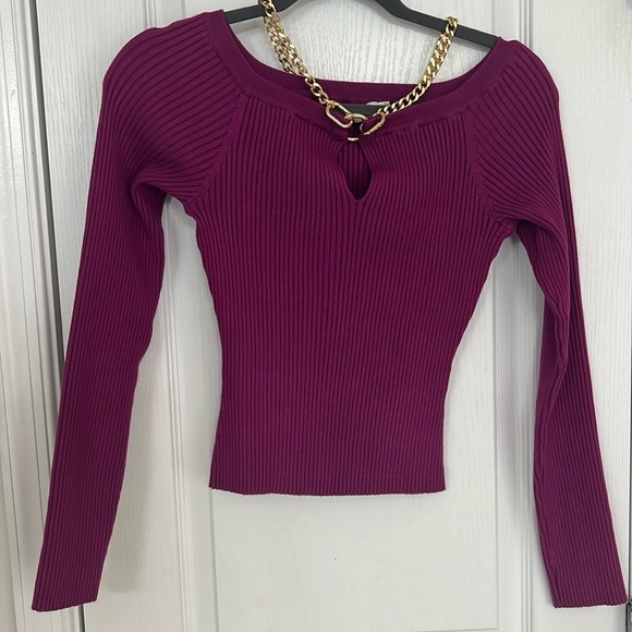 NWOT ASTR The Label Phillipa Chain Strap Sweater - Picture 2 of 4
